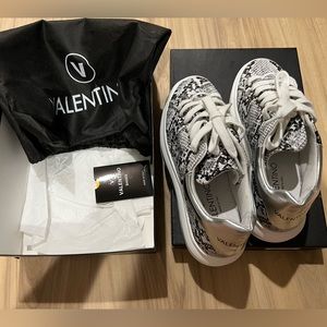 PRICE FIRM NEW NWT Valentino freesia gray snakeskin sneakers designer shoes